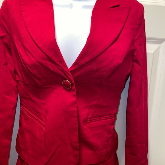 A. Byer 2 piece womens suit. Pre-owned great condition. A must see! - Picture 7 of 13